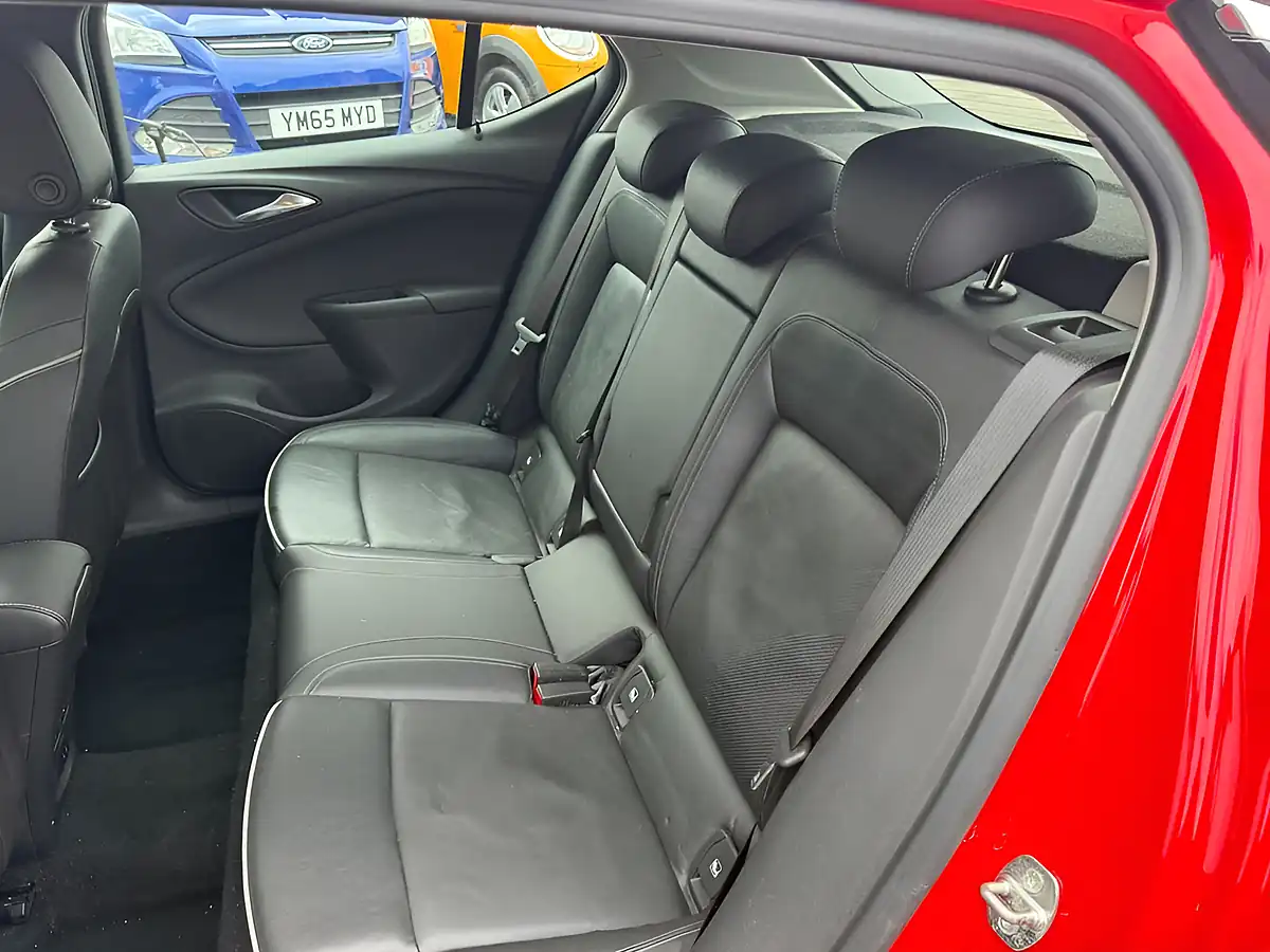 Used 2016 Vauxhall Astra Elite Red - Interior and Exterior details 12
