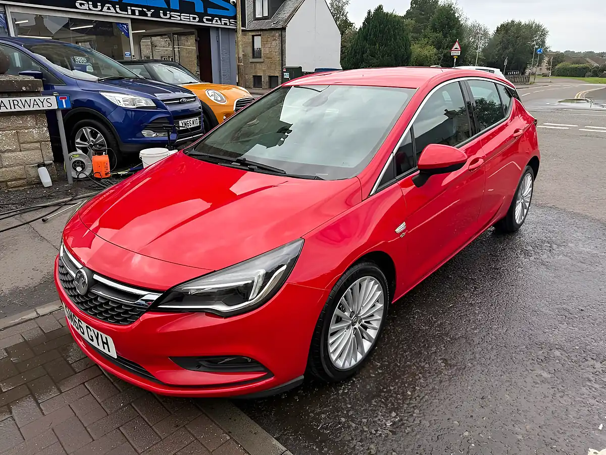 Used 2016 Vauxhall Astra Elite Red - Interior and Exterior details 2
