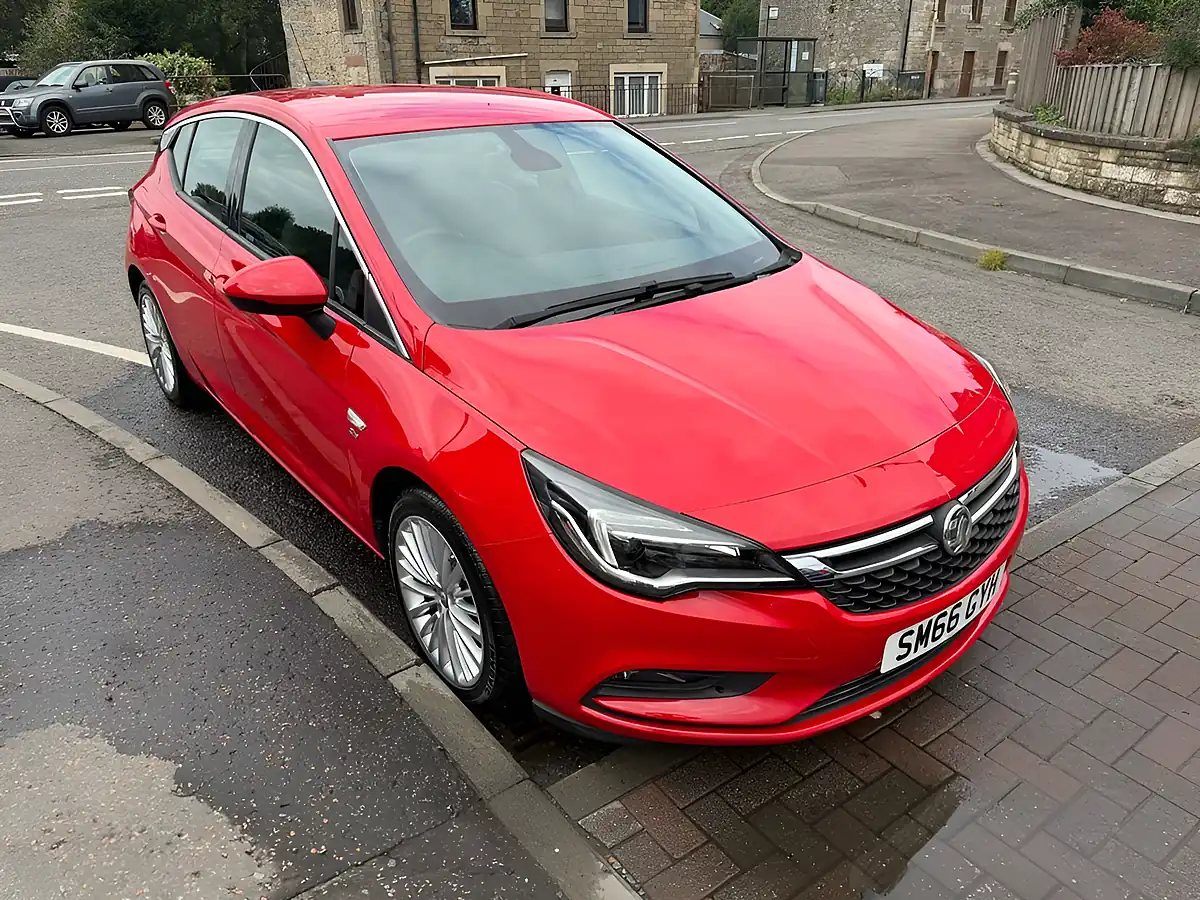 Used 2016 Vauxhall Astra Elite Red - Interior and Exterior details 4