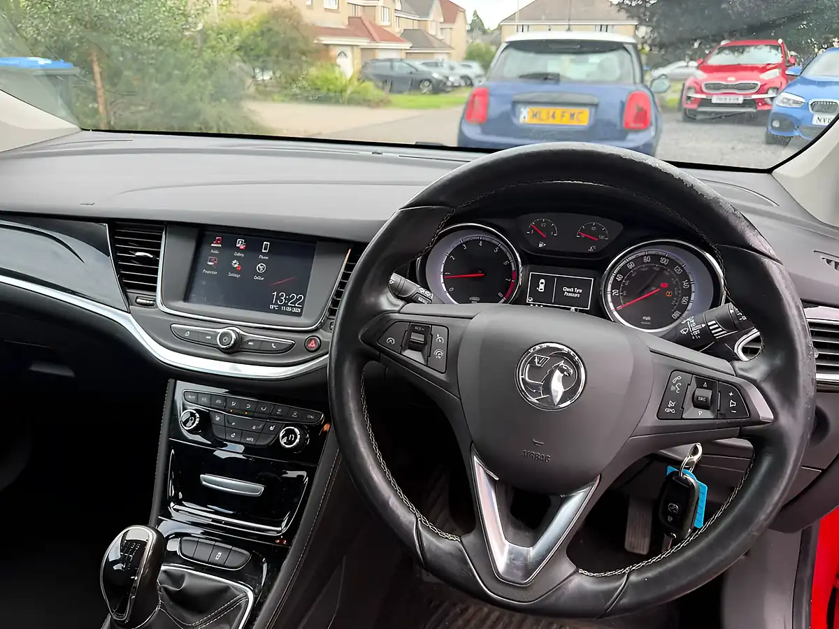 Used 2016 Vauxhall Astra Elite Red - Interior and Exterior details 9