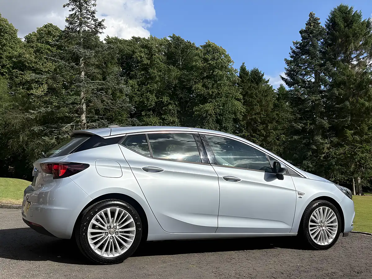 Used 2016 Vauxhall Astra Elite Silver - Interior and Exterior details 15