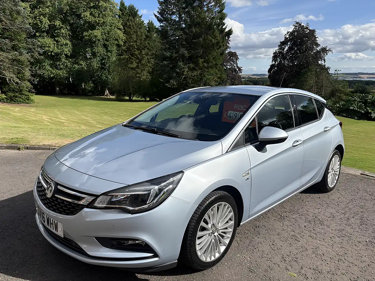 Used 2016 Vauxhall Astra Elite Silver - Interior and Exterior details 4
