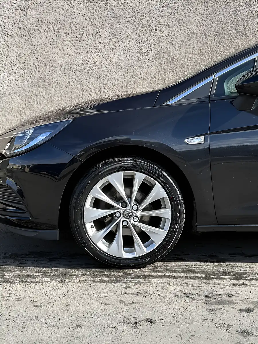 Used 2016 Vauxhall Astra Energy Black - Interior and Exterior details 5