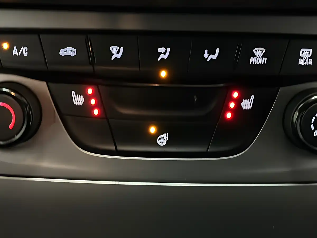 Used 2016 Vauxhall Astra Energy Red - Interior and Exterior details 14
