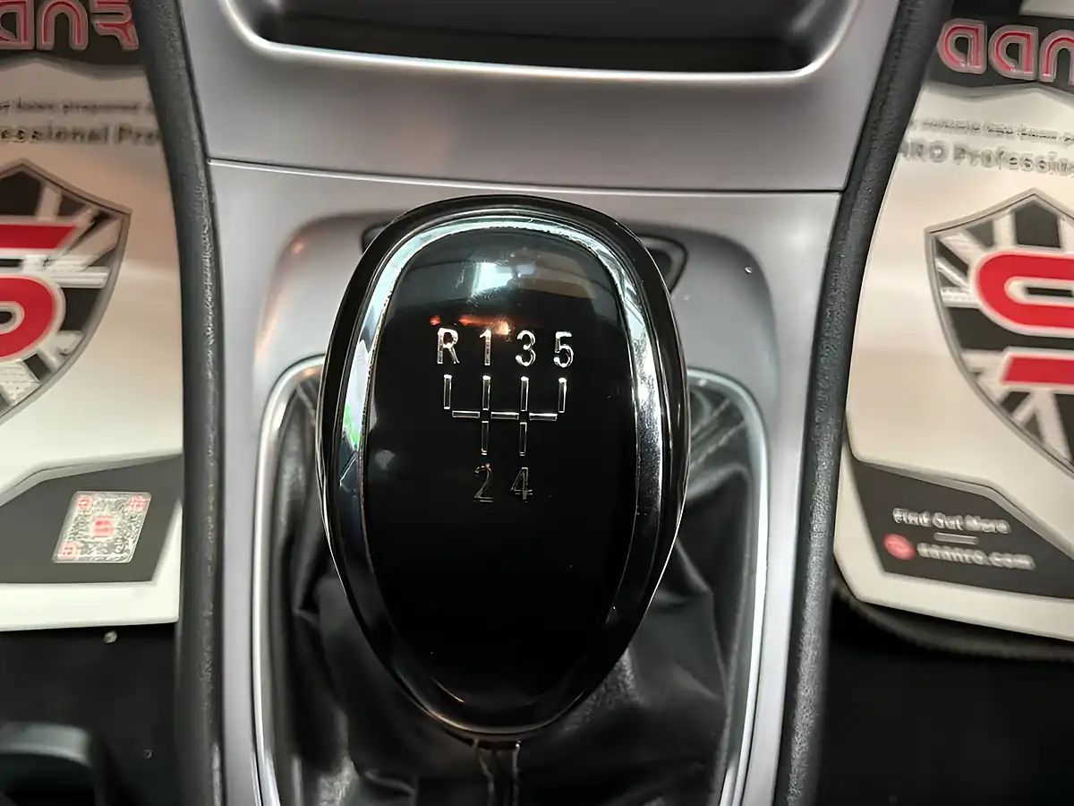 Used 2016 Vauxhall Astra Energy Red - Interior and Exterior details 9