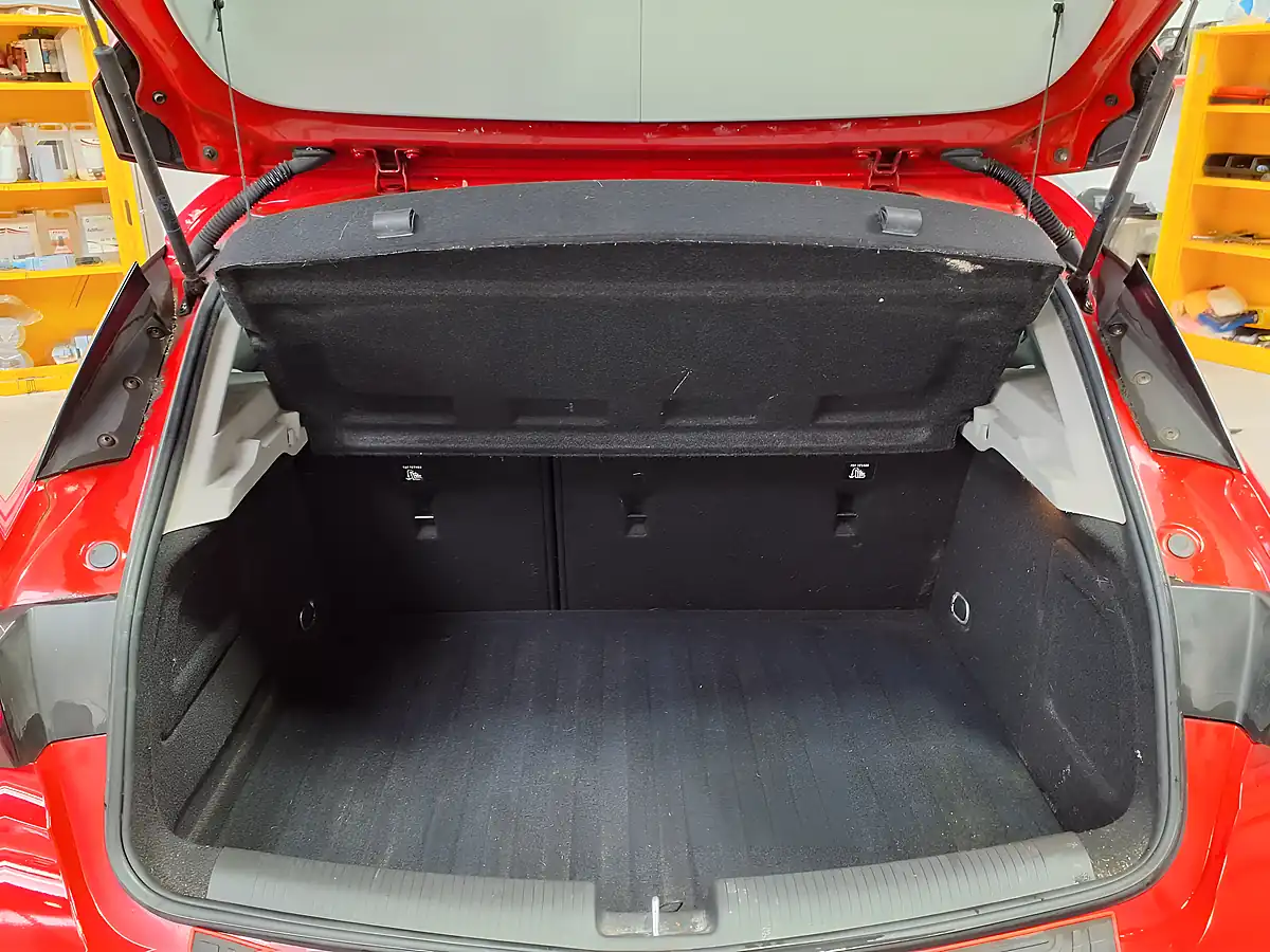 Used 2016 Vauxhall Astra Energy Red - Interior and Exterior details 8