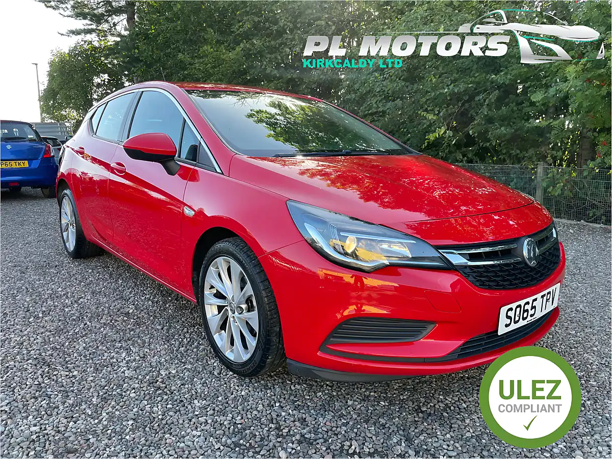 Used 2016 Vauxhall Astra Energy Red - Front View