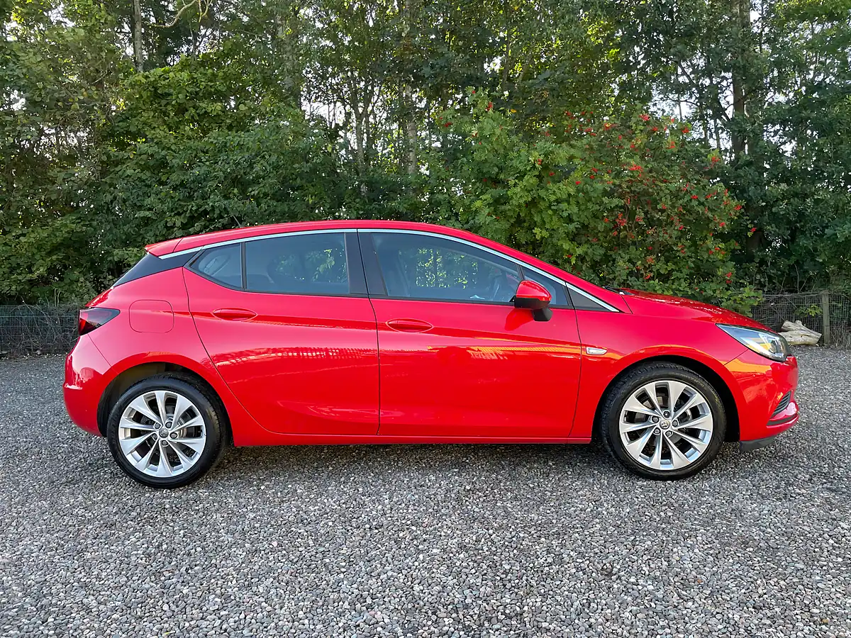 Used 2016 Vauxhall Astra Energy Red - Interior and Exterior details 5