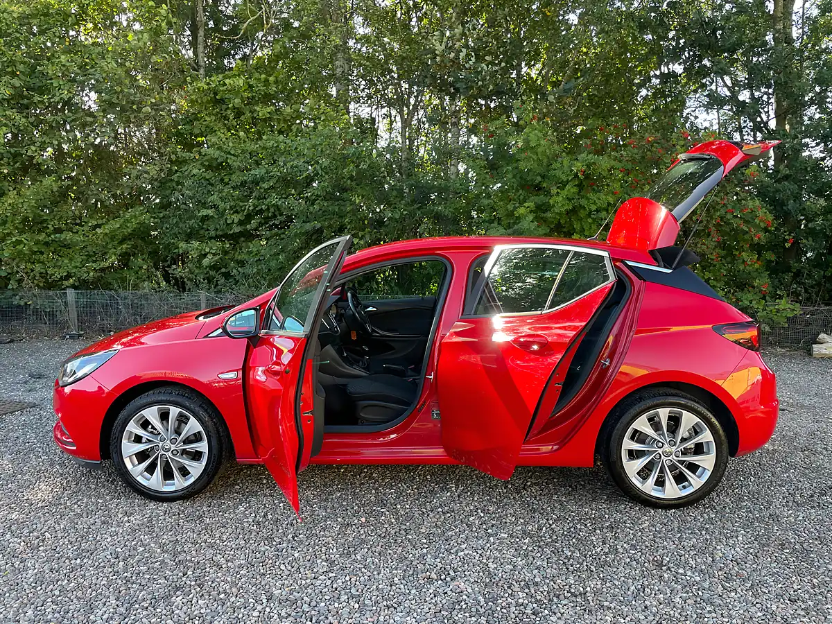 Used 2016 Vauxhall Astra Energy Red - Interior and Exterior details 8