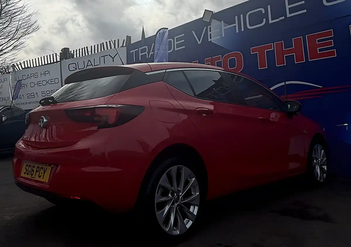 Used 2016 Vauxhall Astra Energy Red - Interior and Exterior details 10