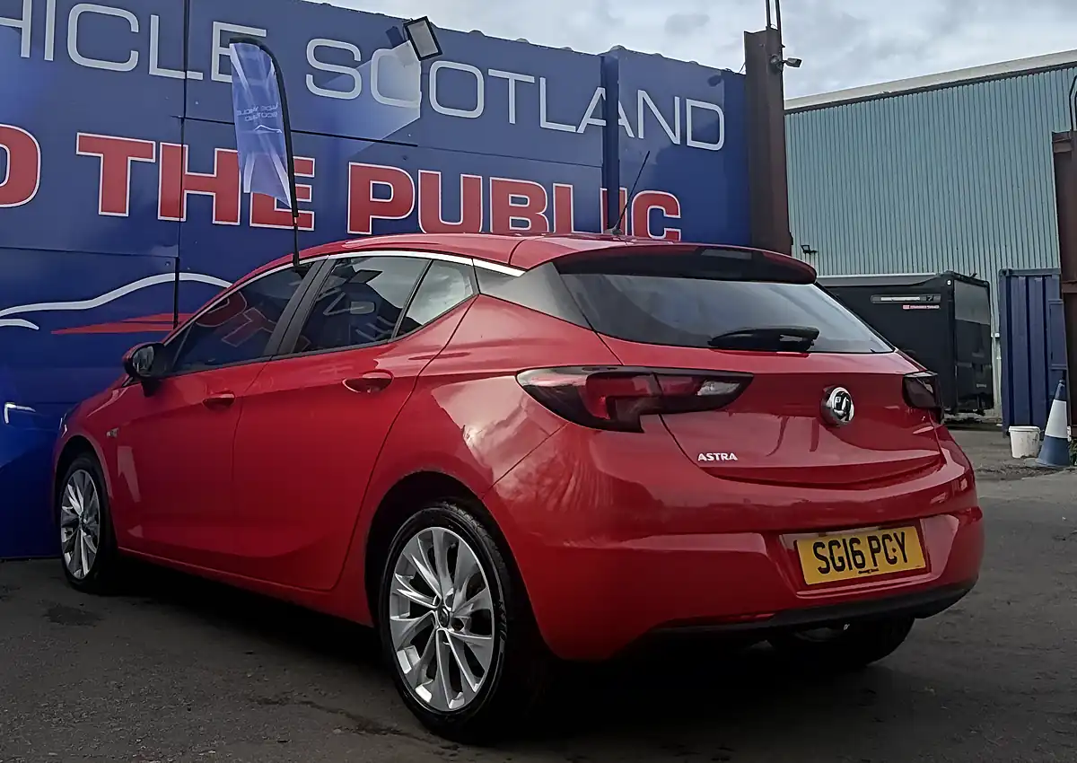 Used 2016 Vauxhall Astra Energy Red - Interior and Exterior details 13