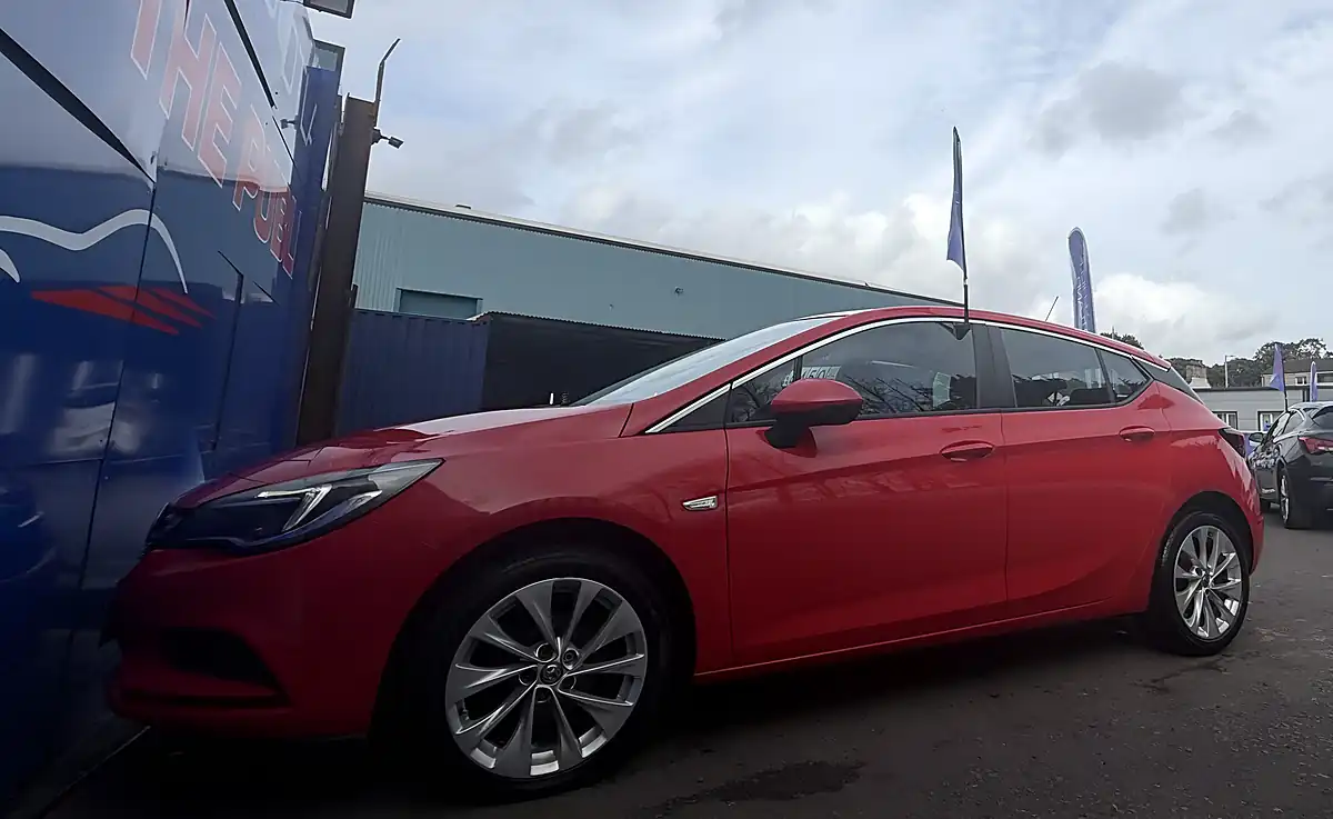 Used 2016 Vauxhall Astra Energy Red - Interior and Exterior details 14