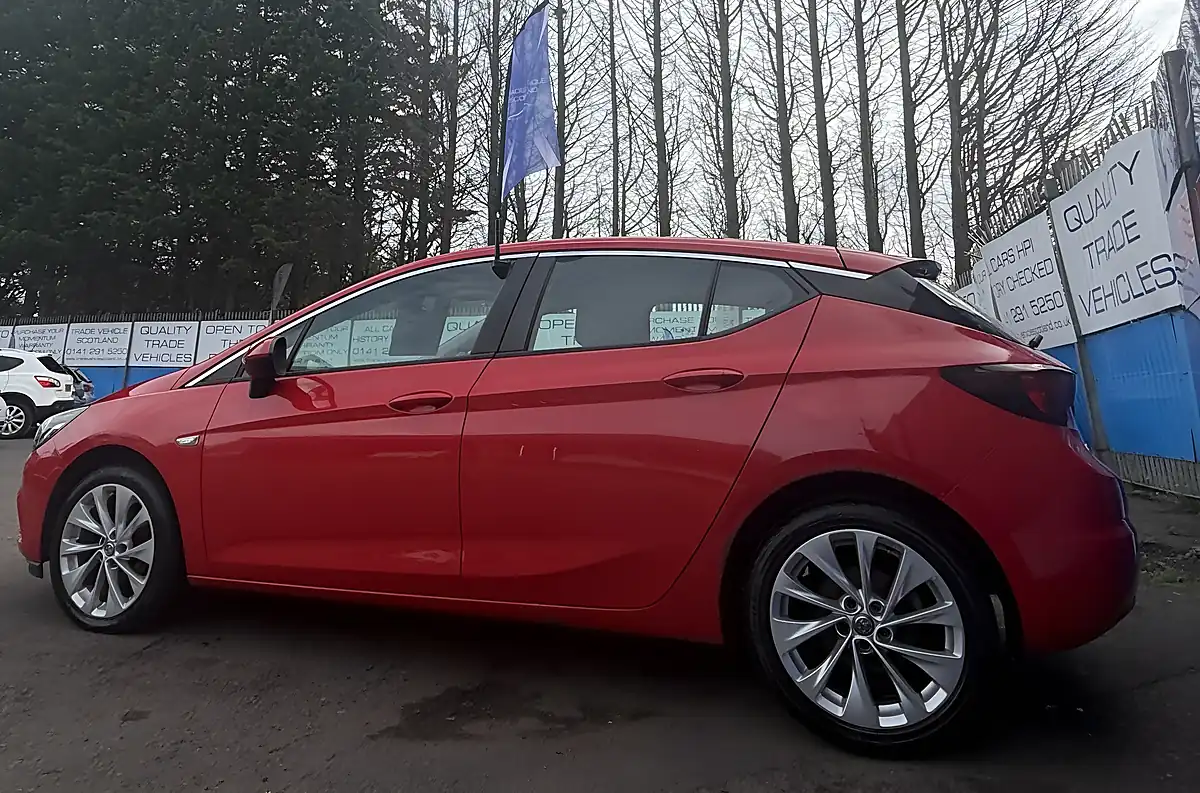 Used 2016 Vauxhall Astra Energy Red - Interior and Exterior details 3