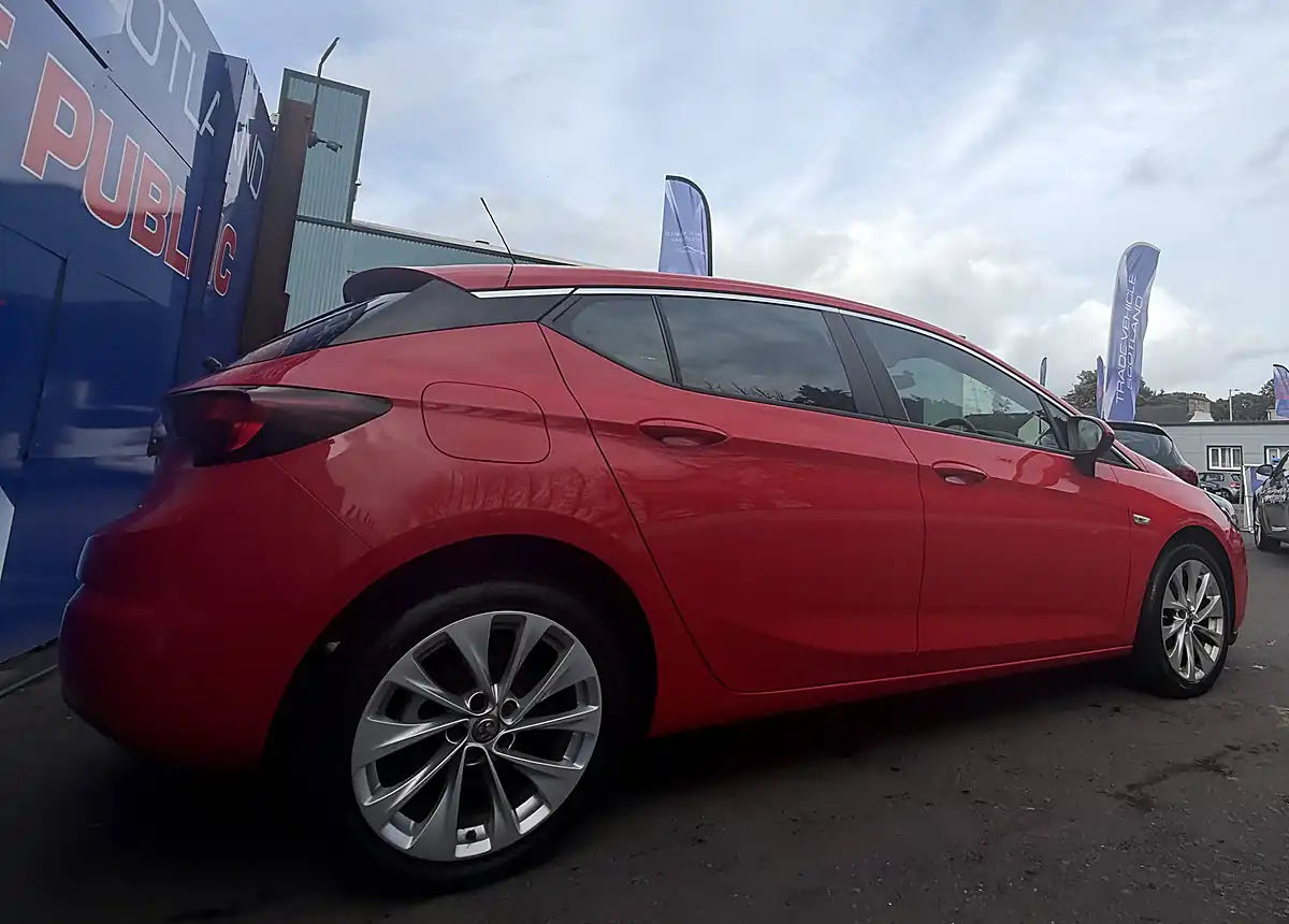 Used 2016 Vauxhall Astra Energy Red - Interior and Exterior details 9