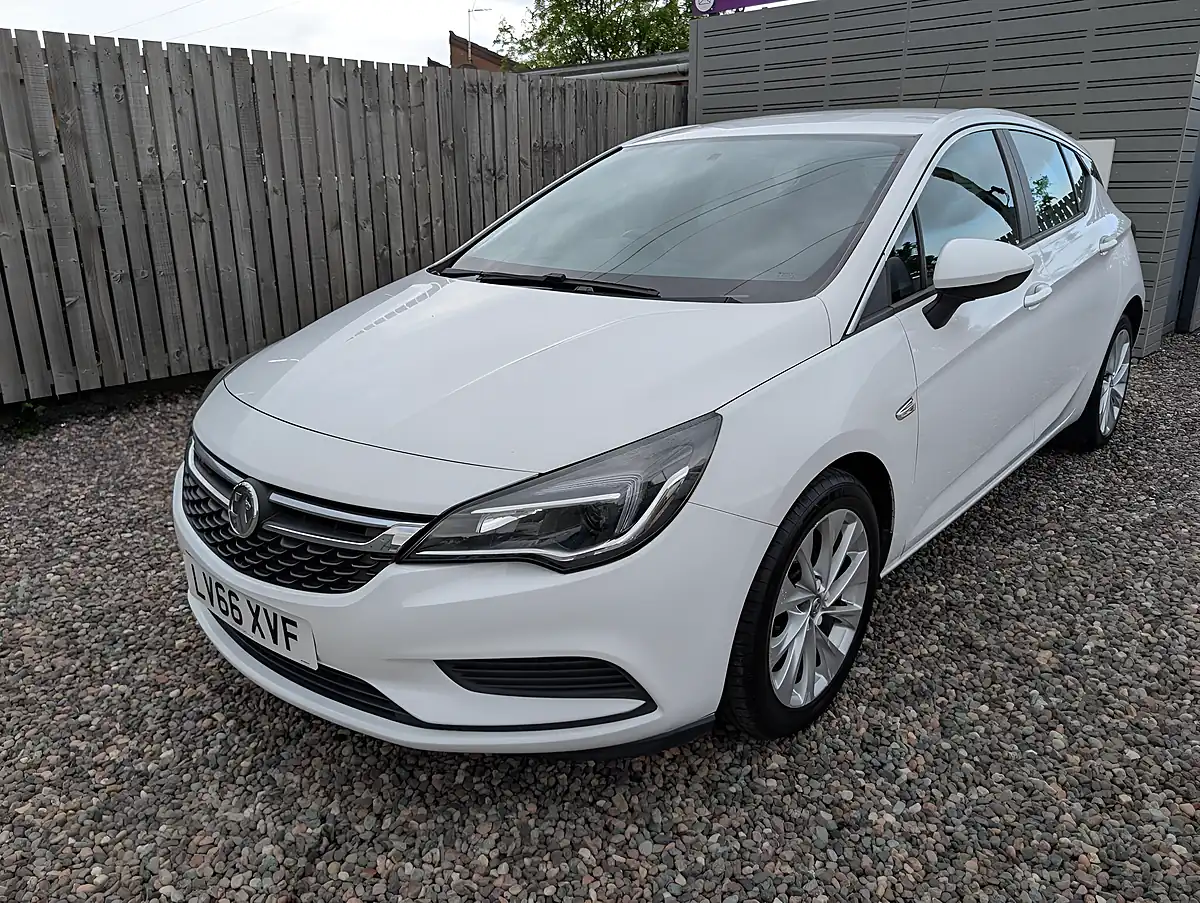 Used 2016 Vauxhall Astra Energy White - Interior and Exterior details 10