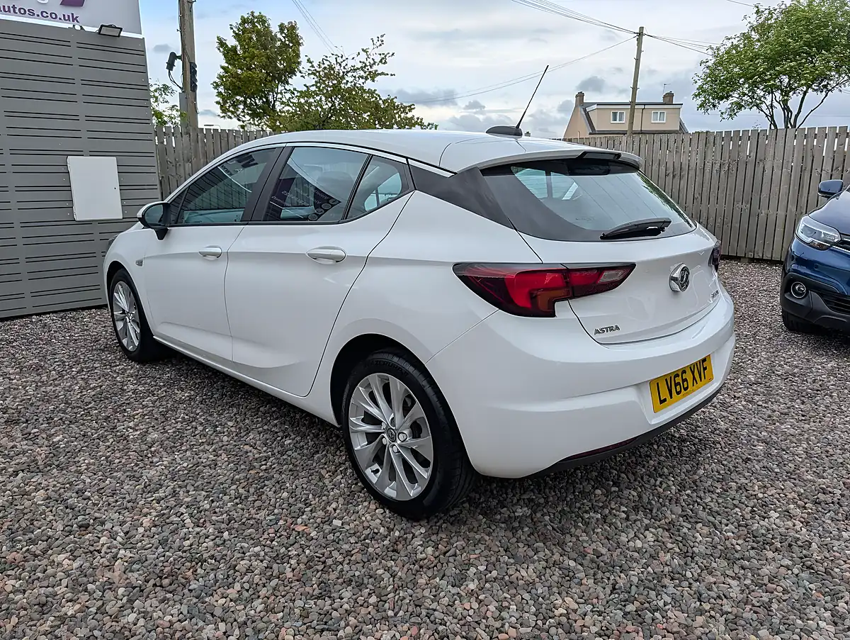 Used 2016 Vauxhall Astra Energy White - Interior and Exterior details 12