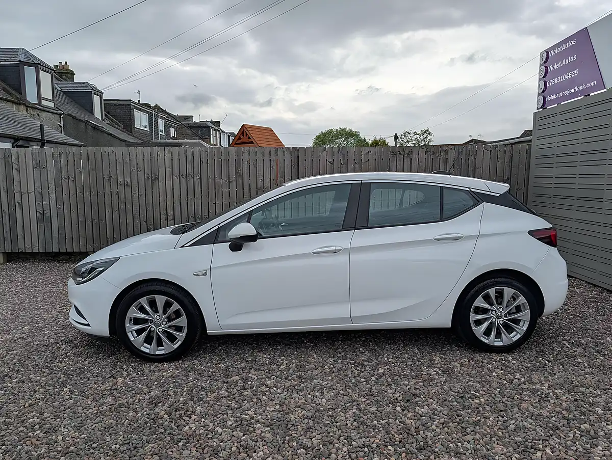 Used 2016 Vauxhall Astra Energy White - Interior and Exterior details 13
