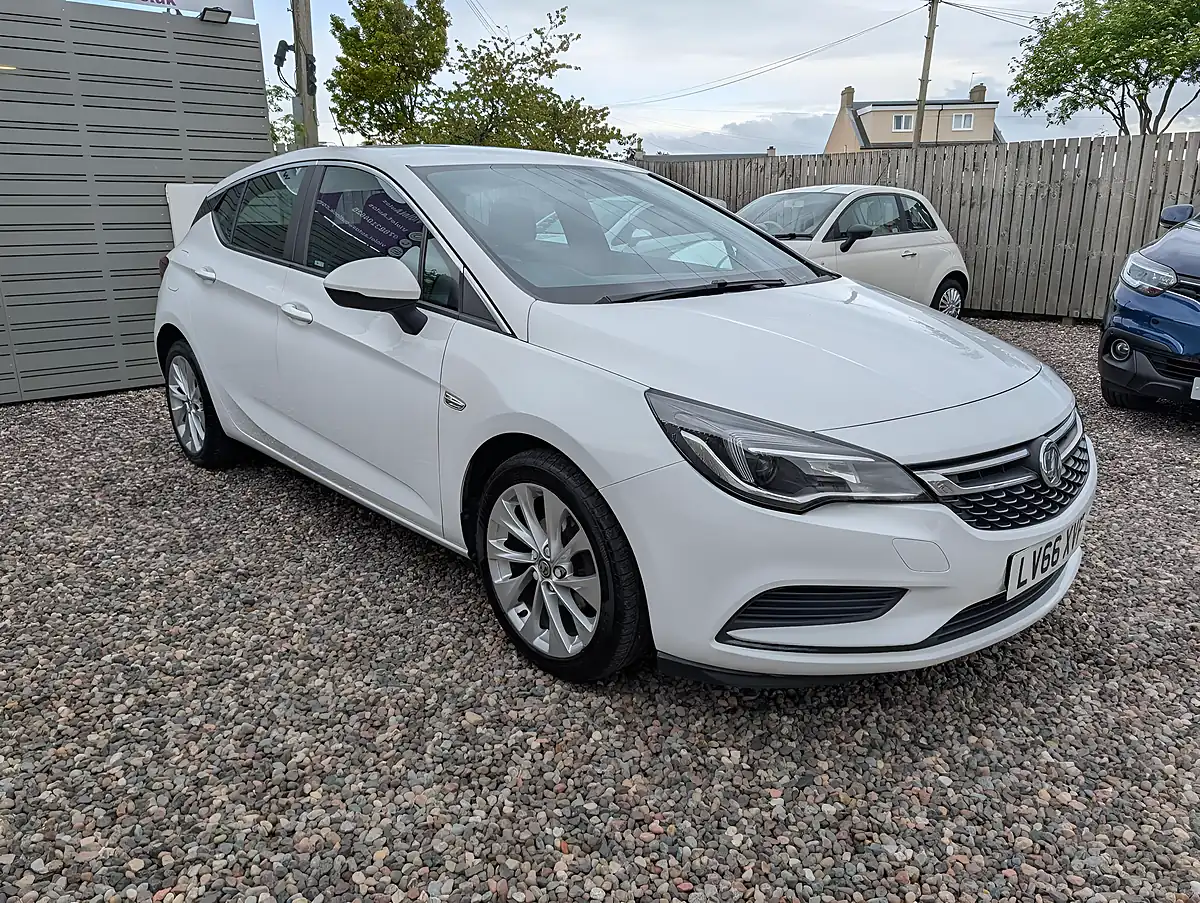 Used 2016 Vauxhall Astra Energy White - Interior and Exterior details 6