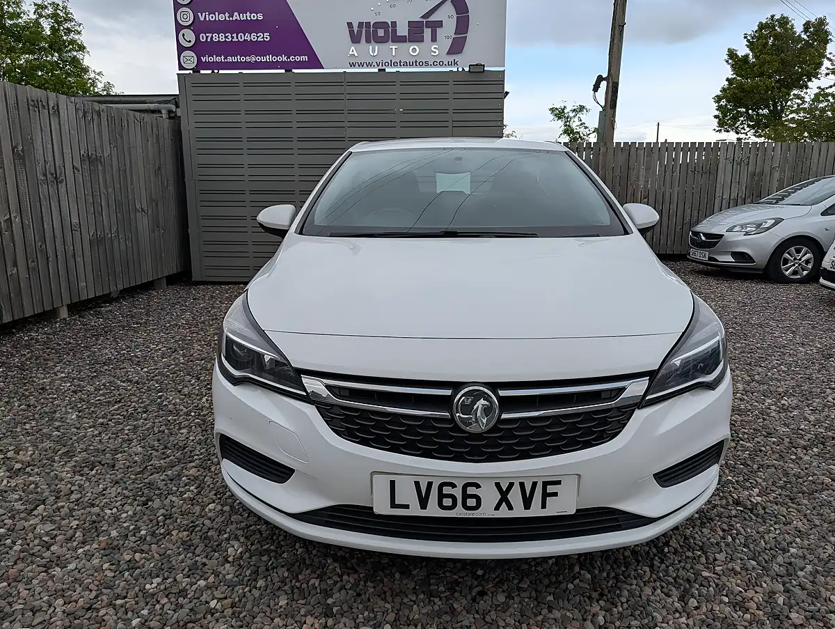Used 2016 Vauxhall Astra Energy White - Interior and Exterior details 8