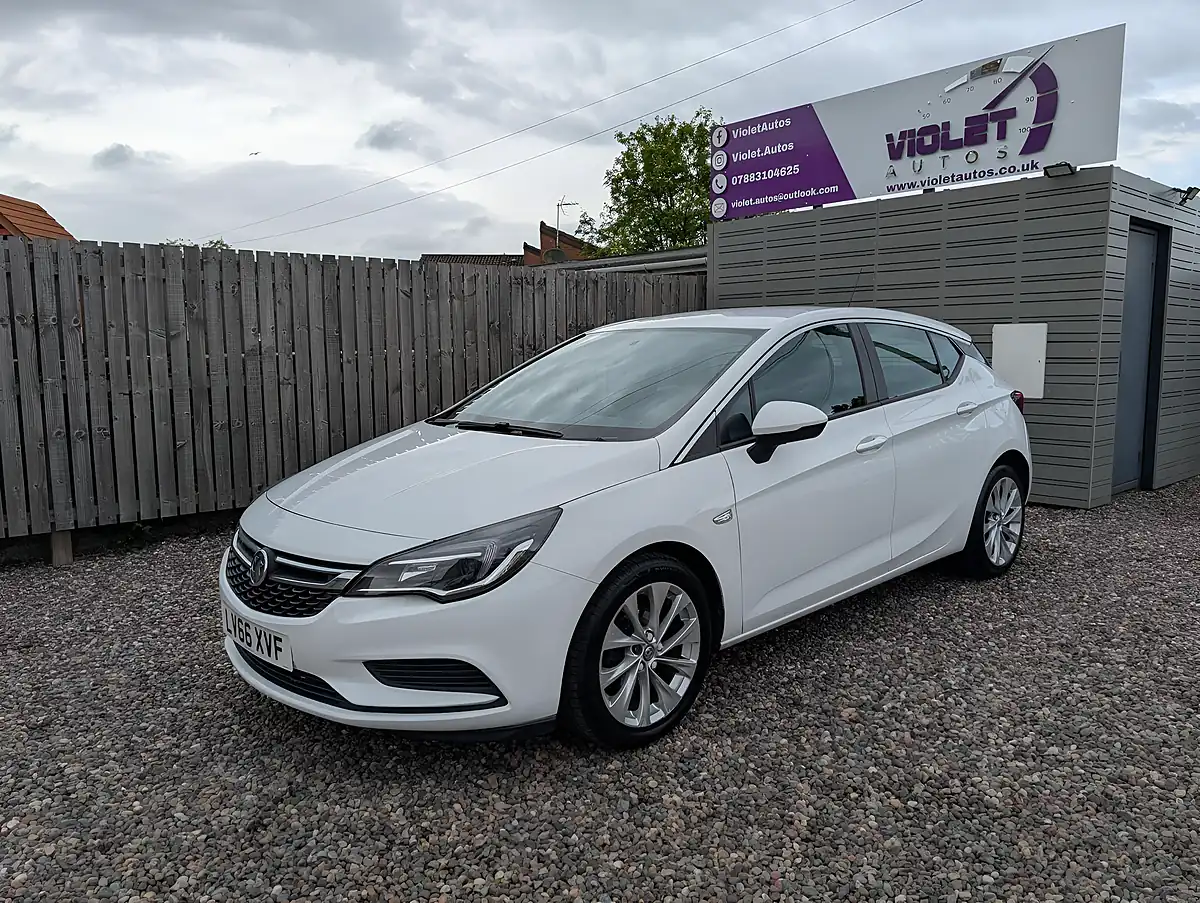 Used 2016 Vauxhall Astra Energy White - Interior and Exterior details 9