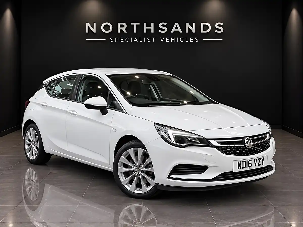 Used 2016 Vauxhall Astra Energy White - Front View