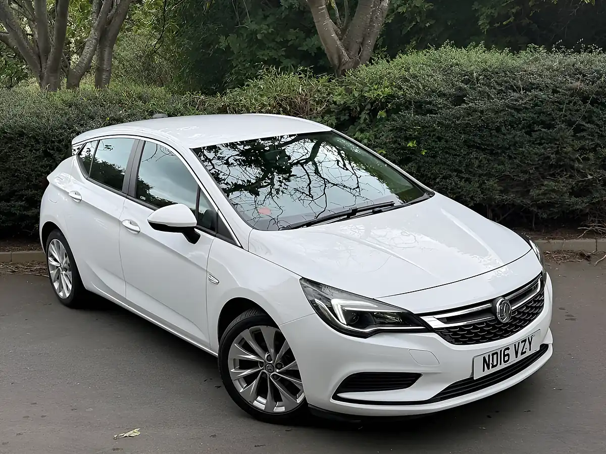 Used 2016 Vauxhall Astra Energy White - Interior and Exterior details 3