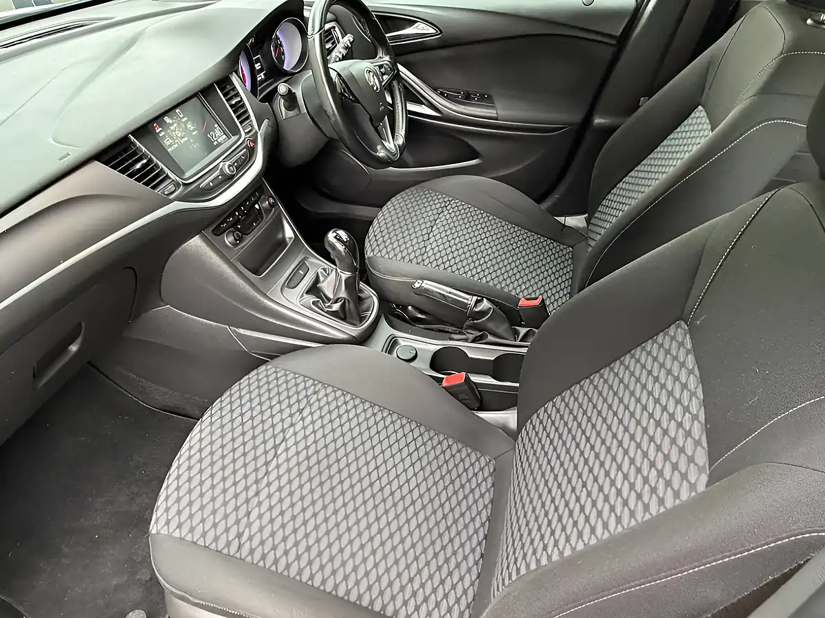 Used 2016 Vauxhall Astra Energy White - Interior and Exterior details 9