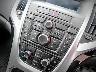 Used 2016 Vauxhall Astra Excite White - Interior and Exterior details 13