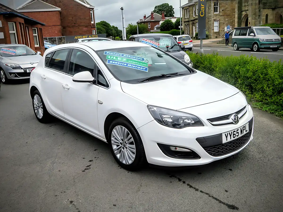 Used 2016 Vauxhall Astra Excite White - Interior and Exterior details 9