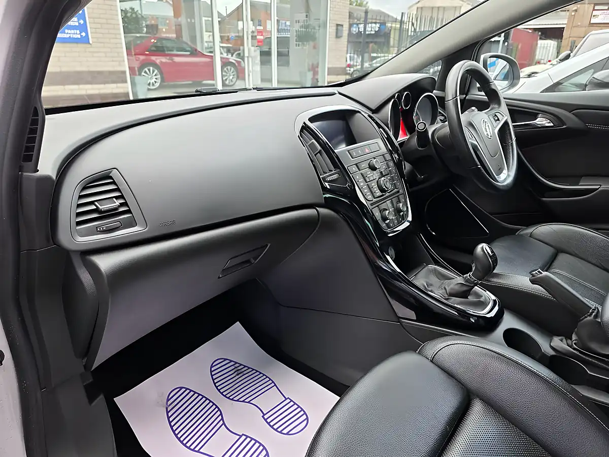Used 2016 Vauxhall Astra Gtc Limited Edition Silver - Interior and Exterior details 10