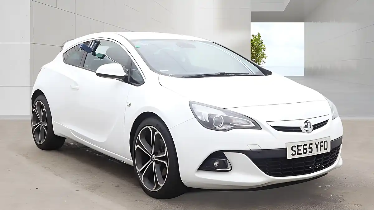 Used 2016 Vauxhall Astra Gtc Limited Edition White - Interior and Exterior details 18
