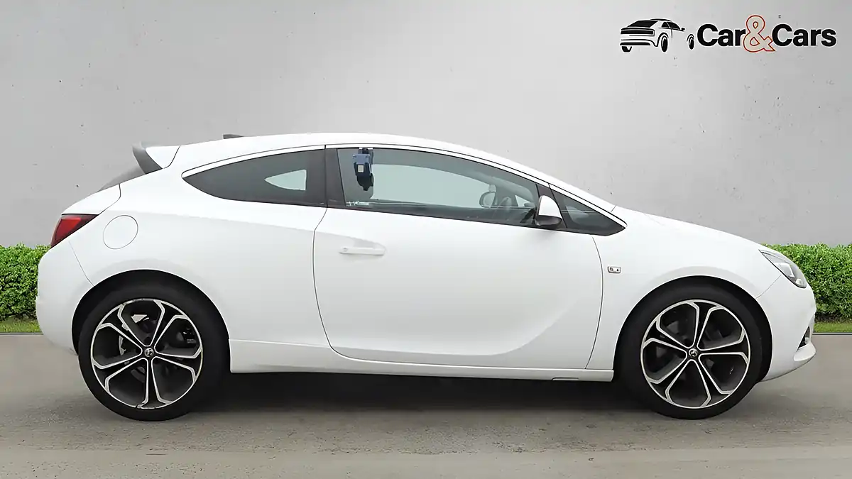Used 2016 Vauxhall Astra Gtc Limited Edition White - Interior and Exterior details 5