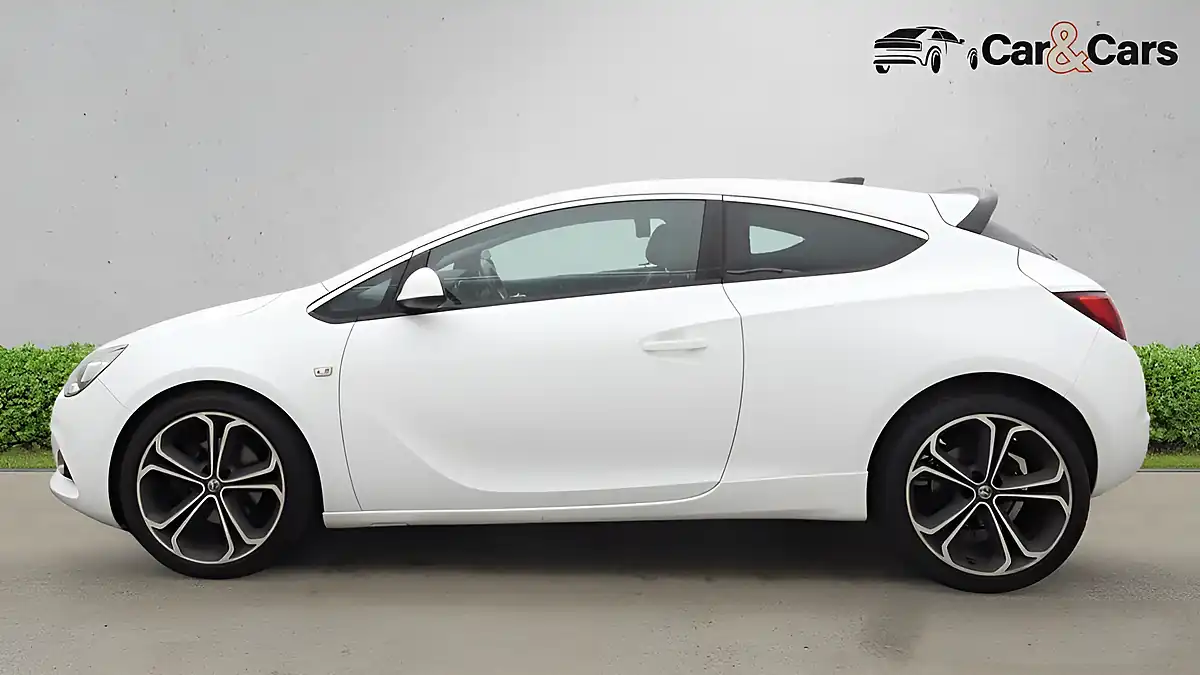 Used 2016 Vauxhall Astra Gtc Limited Edition White - Interior and Exterior details 6