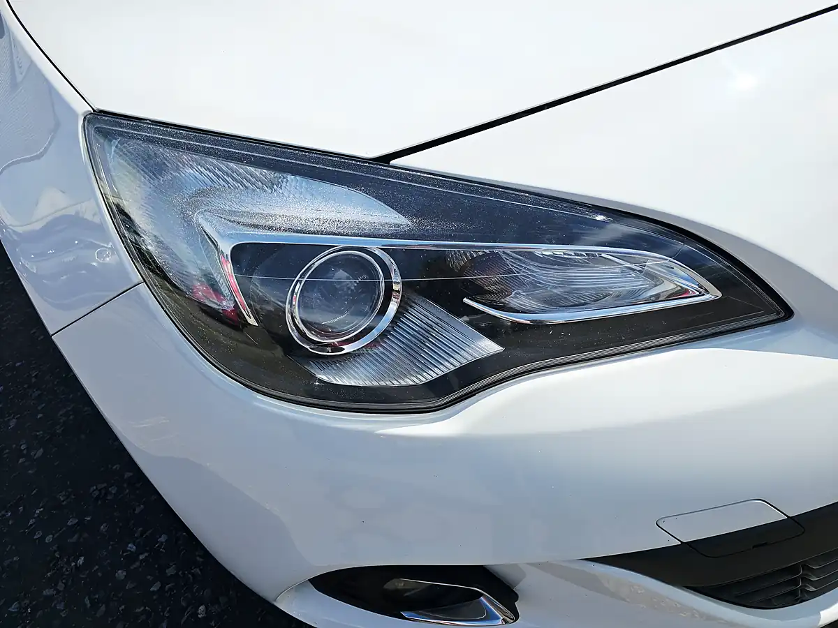 Used 2016 Vauxhall Astra Gtc Limited Edition White - Interior and Exterior details 16