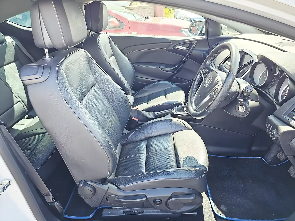 Used 2016 Vauxhall Astra Gtc Limited Edition White - Interior and Exterior details 9