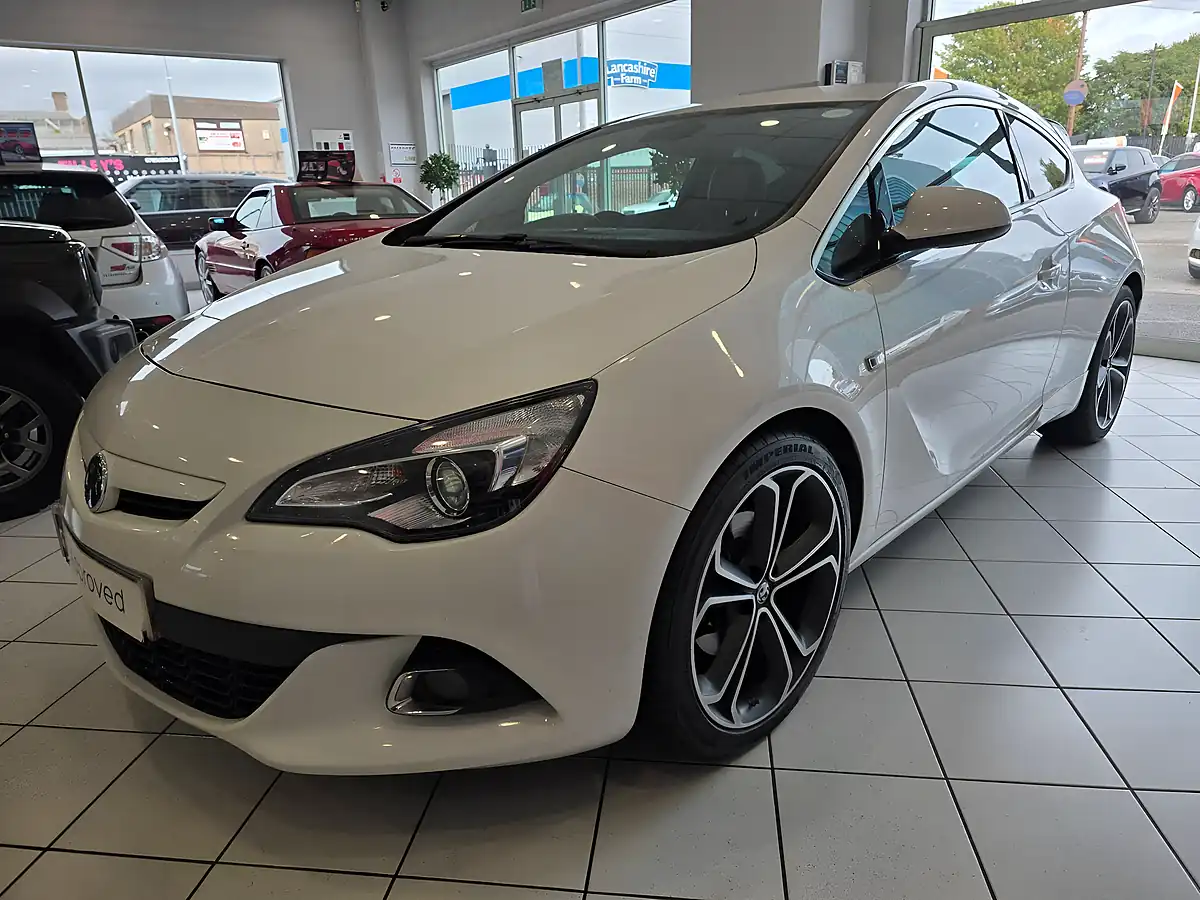 Used 2016 Vauxhall Astra Gtc Limited Edition White - Interior and Exterior details 2