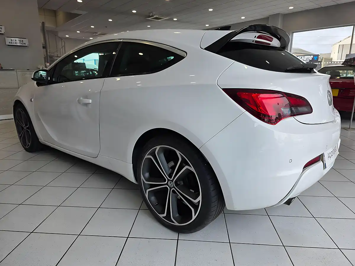 Used 2016 Vauxhall Astra Gtc Limited Edition White - Interior and Exterior details 3