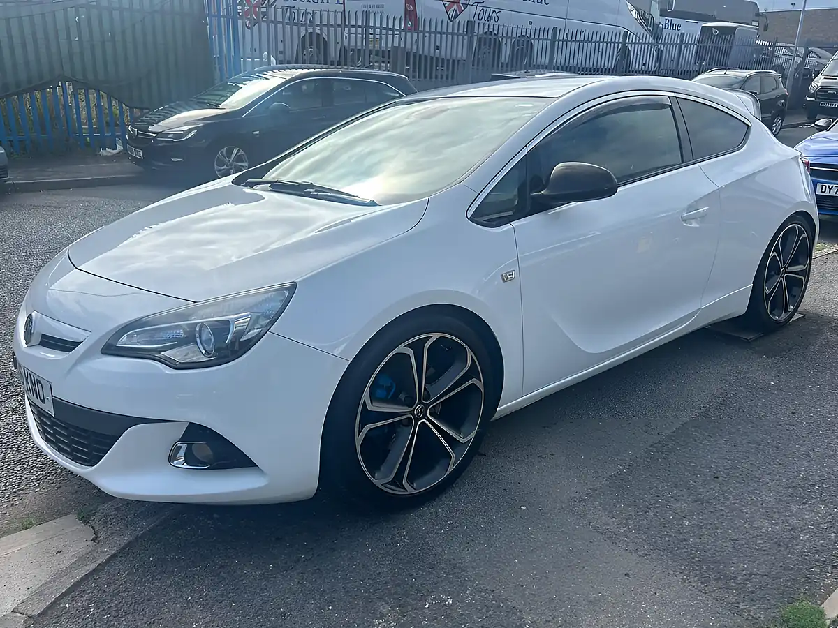 Used 2016 Vauxhall Astra Gtc Limited Edition White - Interior and Exterior details 10