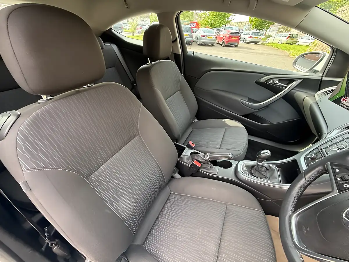 Used 2016 Vauxhall Astra Gtc Sport White - Interior and Exterior details 15