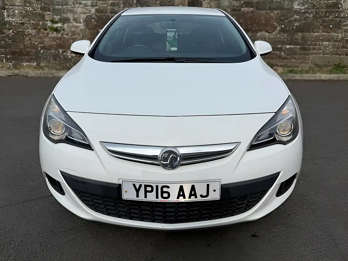Used 2016 Vauxhall Astra Gtc Sport White - Interior and Exterior details 2