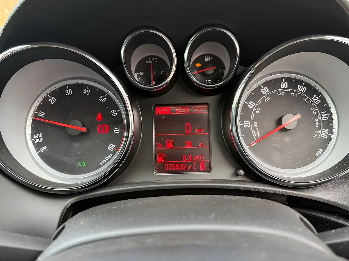 Used 2016 Vauxhall Astra Gtc Sport White - Interior and Exterior details 20