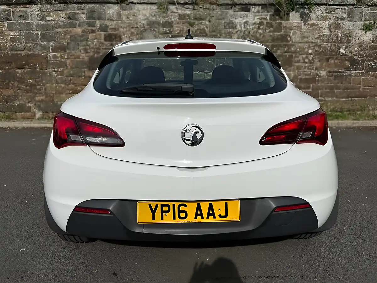 Used 2016 Vauxhall Astra Gtc Sport White - Interior and Exterior details 7