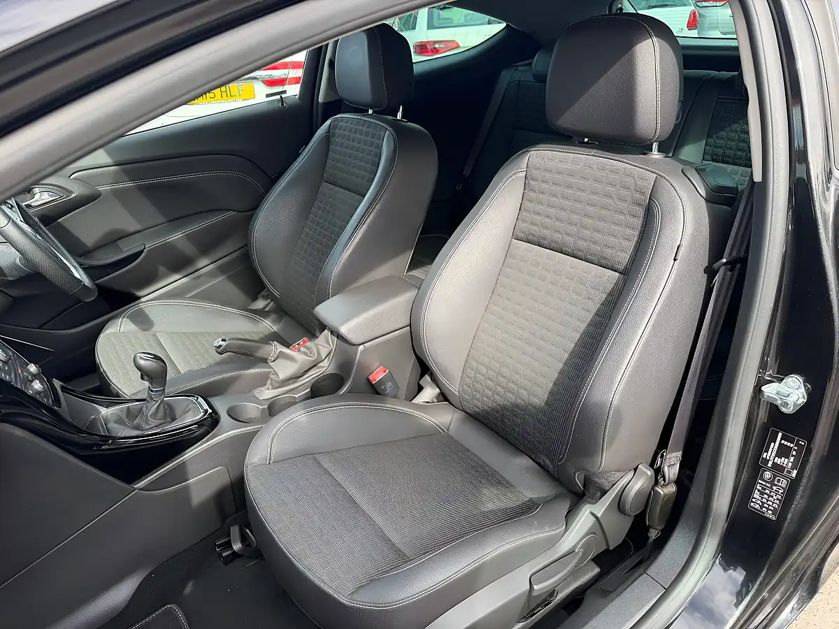 Used 2016 Vauxhall Astra Gtc Sri Black - Interior and Exterior details 12