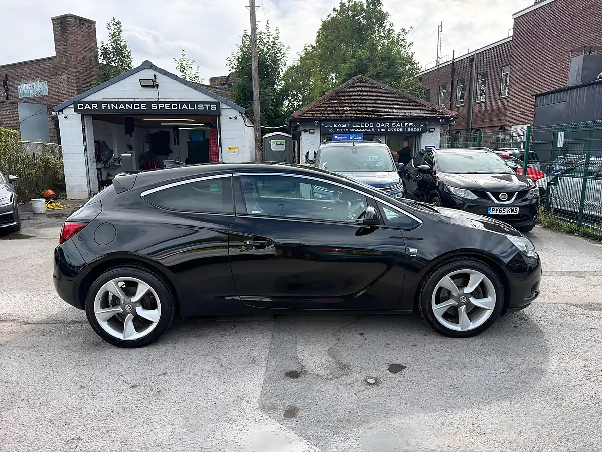 Used 2016 Vauxhall Astra Gtc Sri Black - Interior and Exterior details 2