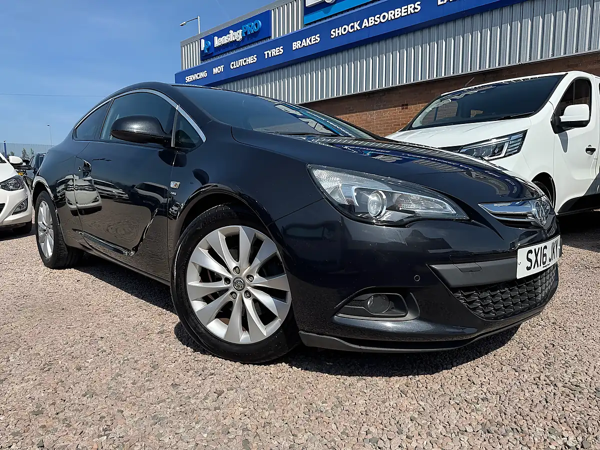 Used 2016 Vauxhall Astra Gtc Sri Black - Front View