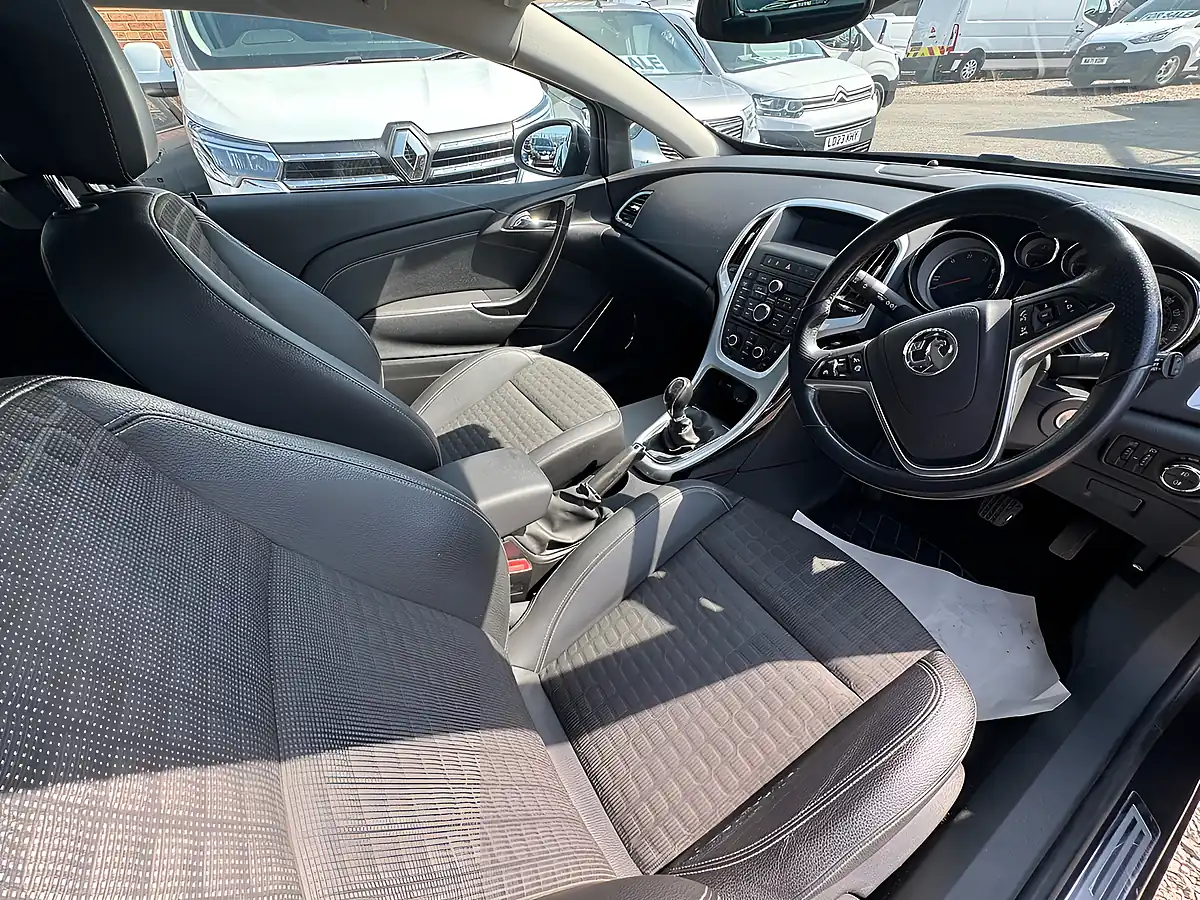 Used 2016 Vauxhall Astra Gtc Sri Black - Interior and Exterior details 14