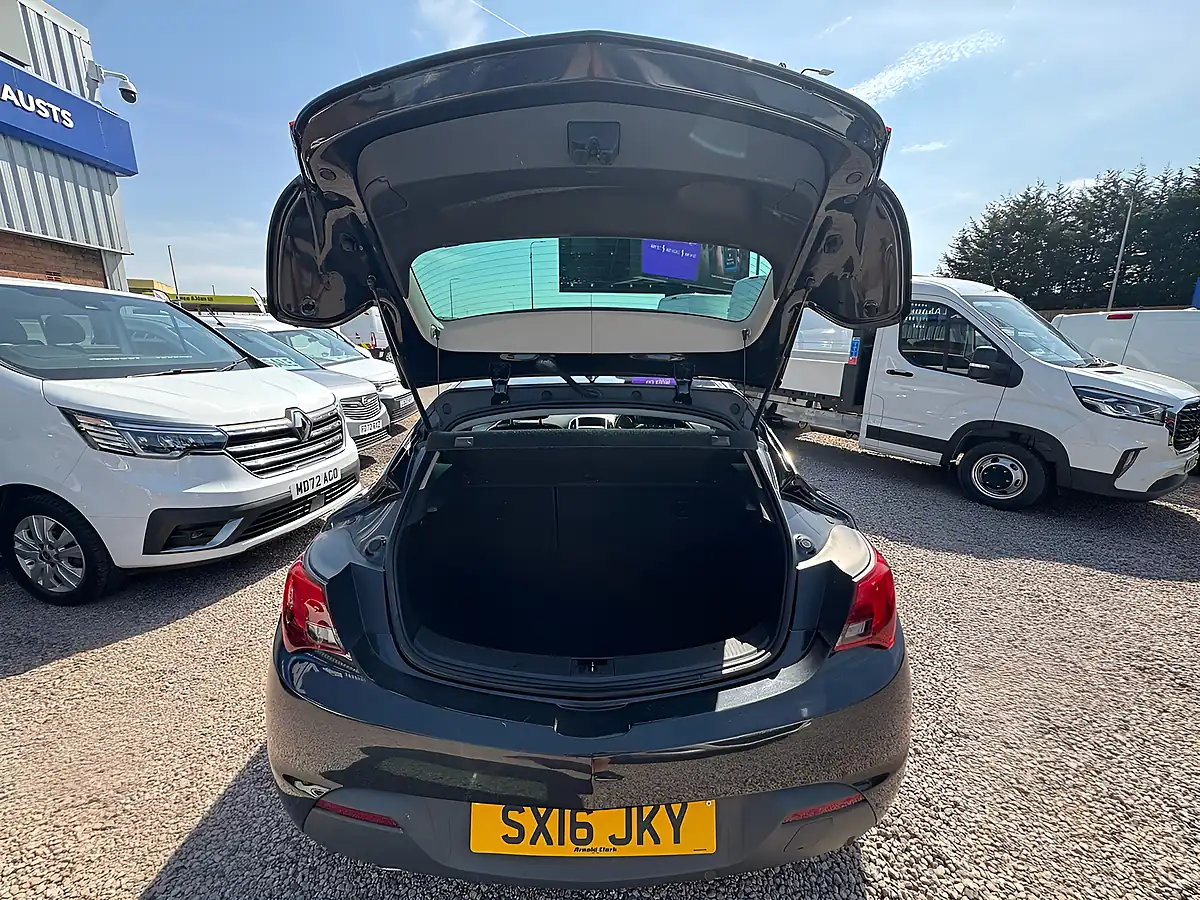 Used 2016 Vauxhall Astra Gtc Sri Black - Interior and Exterior details 15