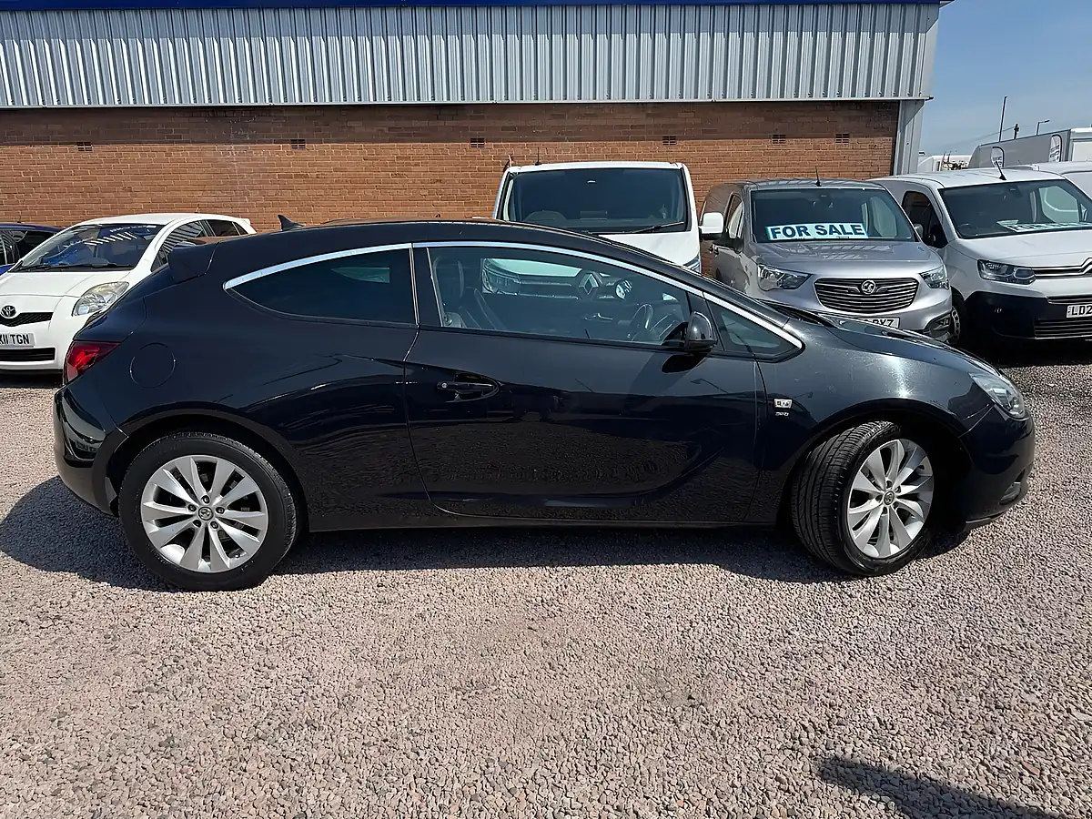Used 2016 Vauxhall Astra Gtc Sri Black - Interior and Exterior details 5