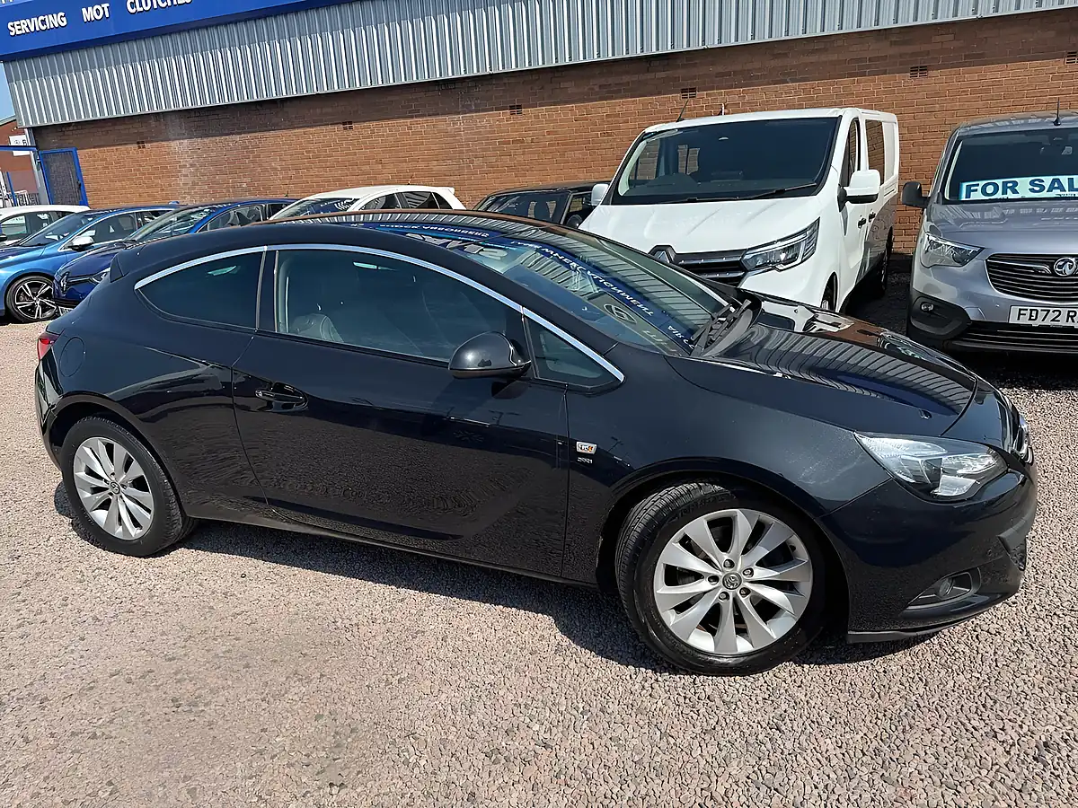 Used 2016 Vauxhall Astra Gtc Sri Black - Interior and Exterior details 6
