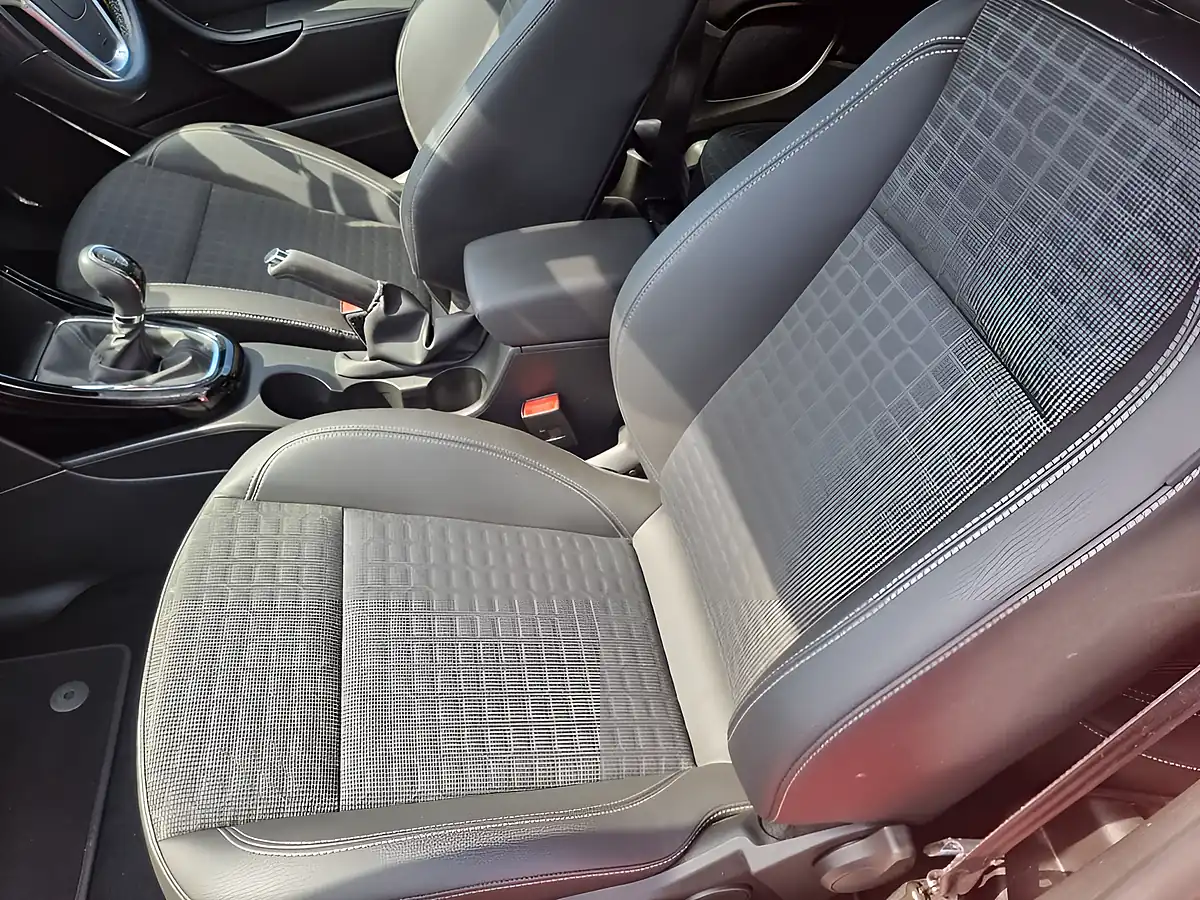 Used 2016 Vauxhall Astra Gtc Sri Red - Interior and Exterior details 17